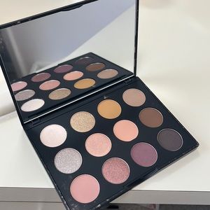 Mac eyeshadow palette